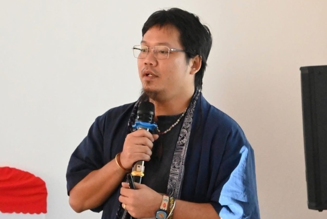 Hoang Hoa Trung 1 1 1